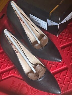 Qupid Black Pointed Toe Classic Pump